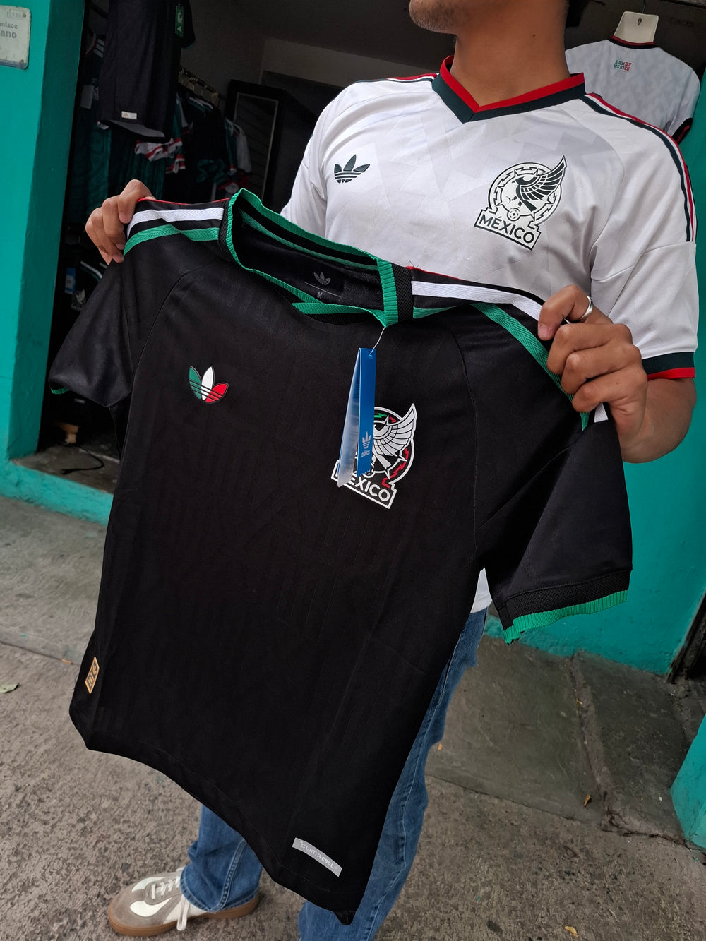 Cliente de M90 usando un jersey