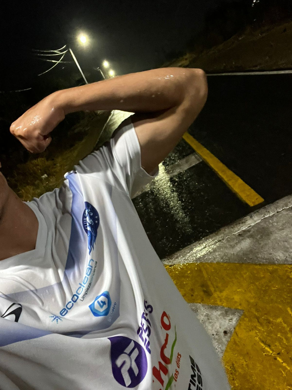 Cliente de M90 usando un jersey