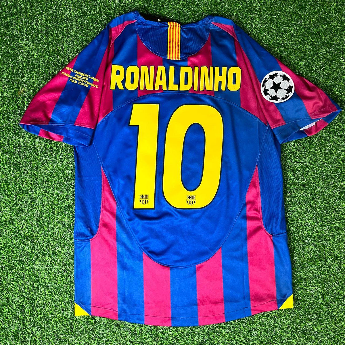 Barcelona Local RONALDINHO - 05/06